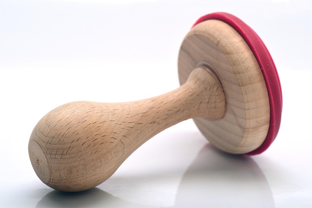 zespół edukacji finansowej podczas pracy nad materiałami w biurze